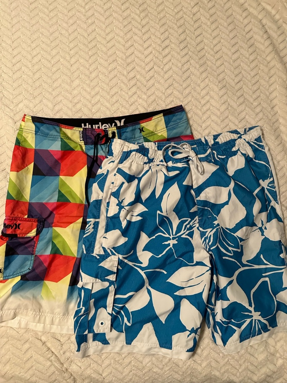 Retro Men’s Hurley Multicolor Geometric & Hawk Blue Floral Board Shorts Size XL